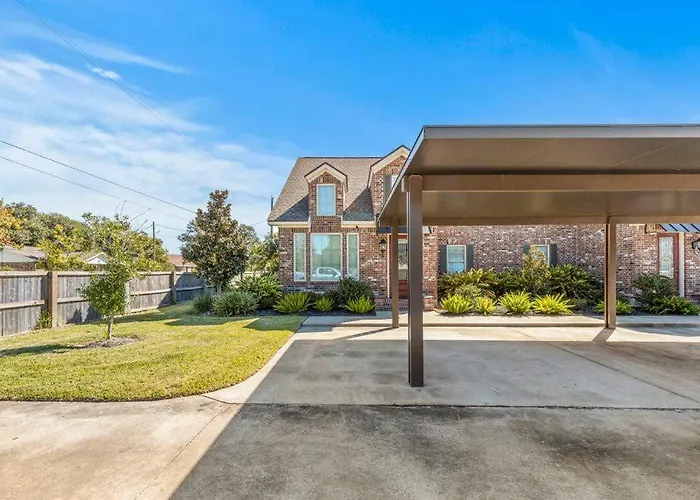 Luxury 2 Bedroom Townhouse #6