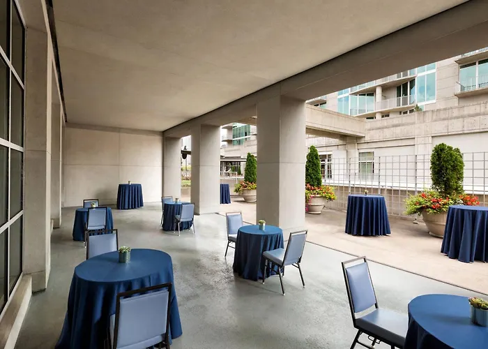 Twelve Midtown, Autograph Collection