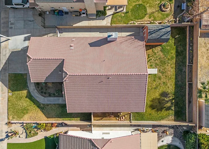 Spacious 3B 2Ba Home With High Ceilings And Large Patio