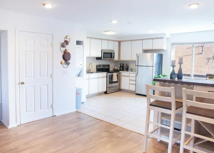 201 Urban Retreat Just Steps From Little Italy