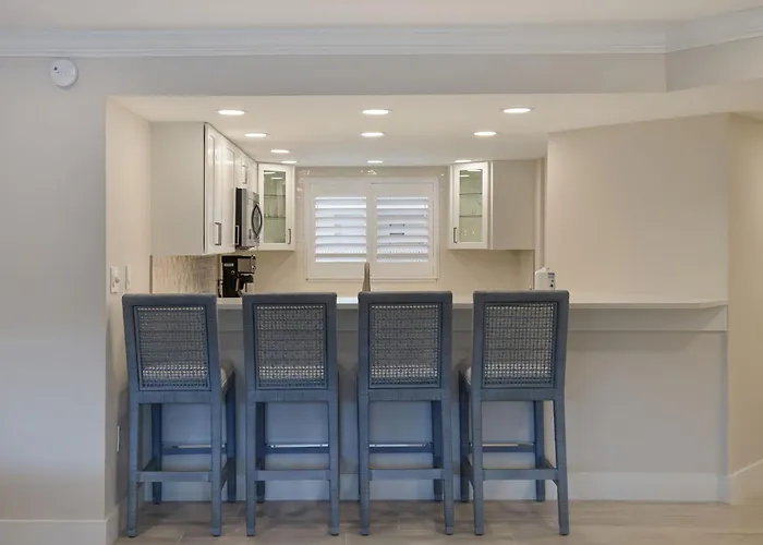 Sundial N203 - Stunning Residence With Den And Private Cabana Pool Open