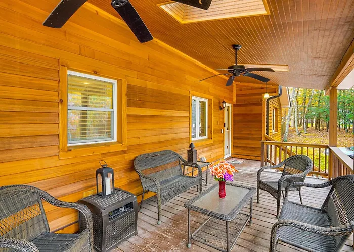 Private Hot Tub On 10 Acres: Cozy Catskill Getaway