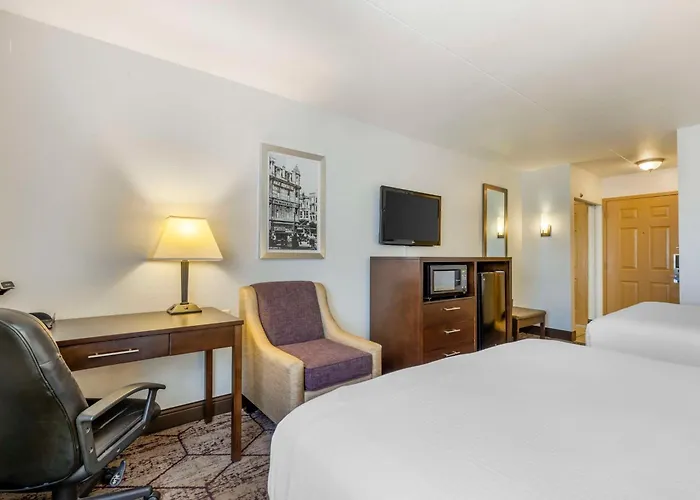 Best Western Plus Longbranch Hotel & Convention Center