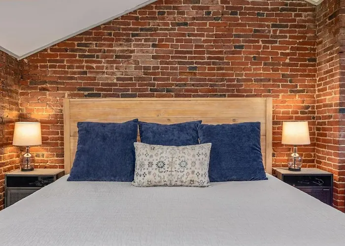 City Loft Group Getaway King Downtown Location