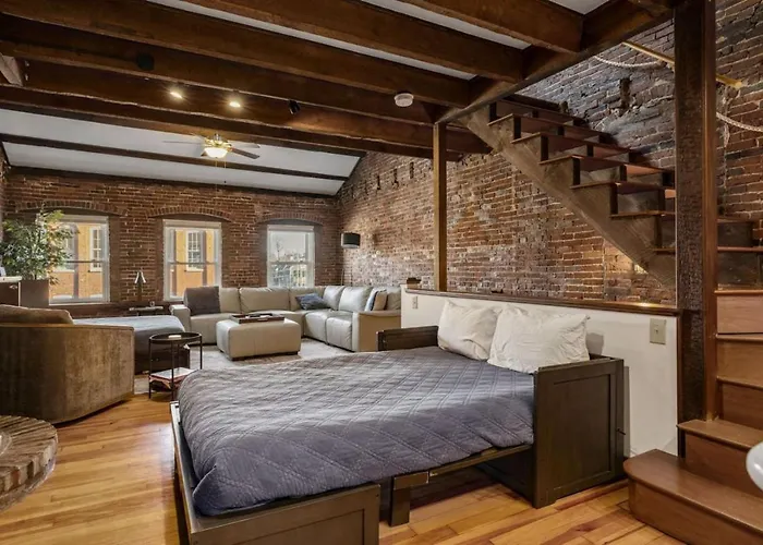 City Loft Group Getaway King Downtown Location