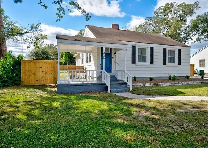 The Cozy House In Quiet Ingleside Area