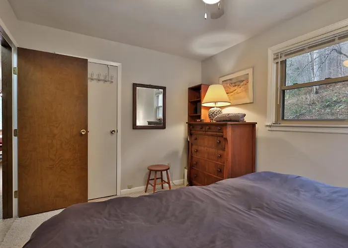 Cozy Vermont House Near Ski Resort, Bridgewater And Woodstock, Private
