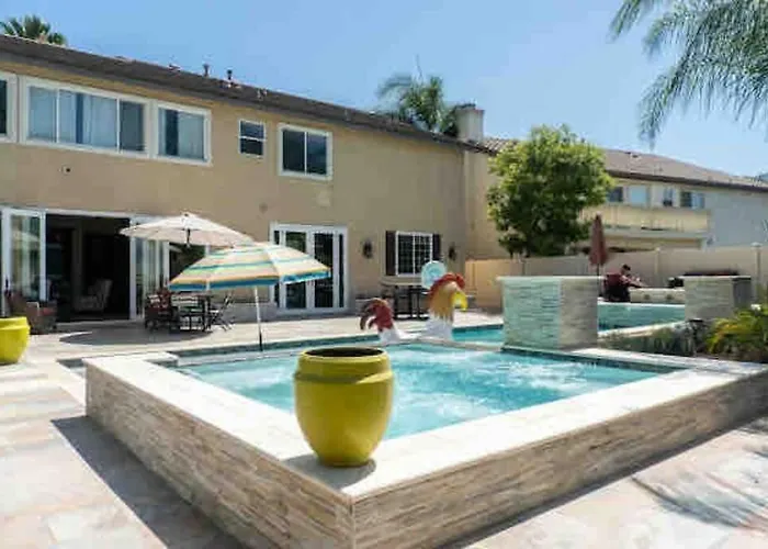 Evonvale Dream! Big Heated Pool, Jacuzzi Seats 16!