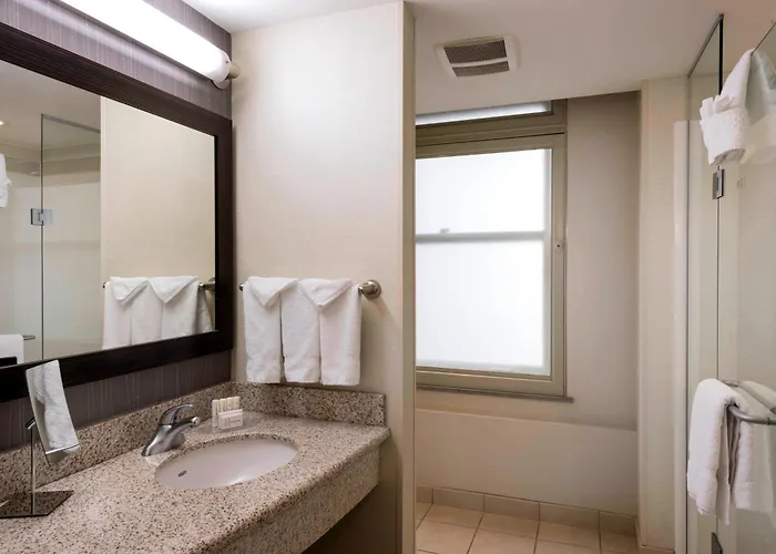 Courtyard By Marriott Tulsa Downtown