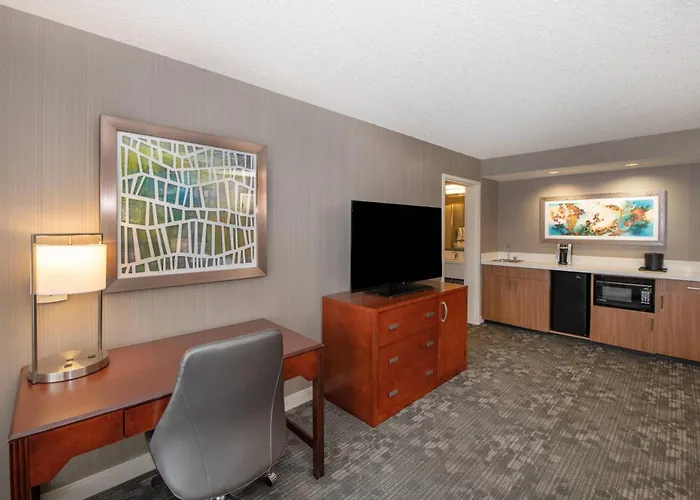 Courtyard By Marriott Oakland Airport