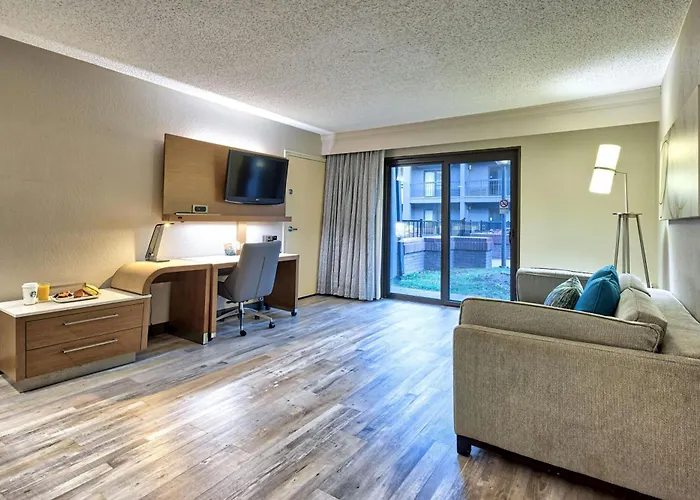 Country Inn & Suites By Radisson, Hampton Coliseum