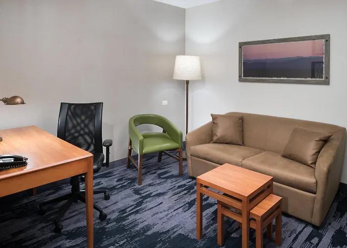 Fairfield Inn & Suites Kansas City Overland Park