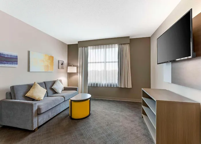 Comfort Inn & Suites Cuyahoga Falls - Akron