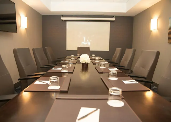 Courtyard By Marriott Philadelphia Springfield