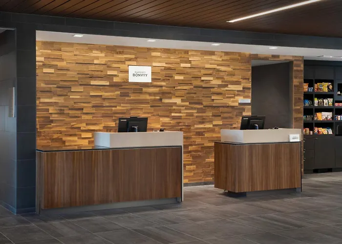 Courtyard By Marriott Portland East