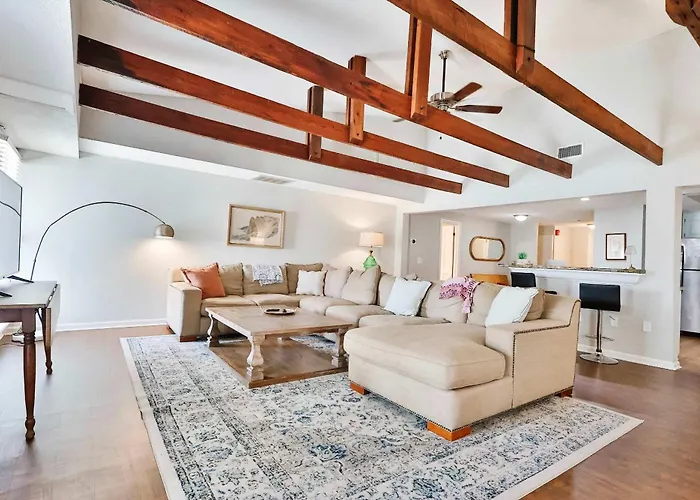The Post Loft- In The Heart Of Downtown Statesboro