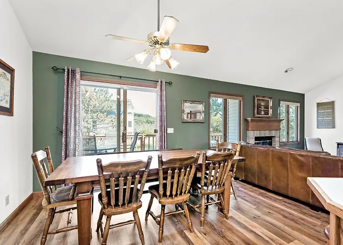 Experience Lakeside Luxury At Sunset Cove, A Spacious 5-Bedroom Home