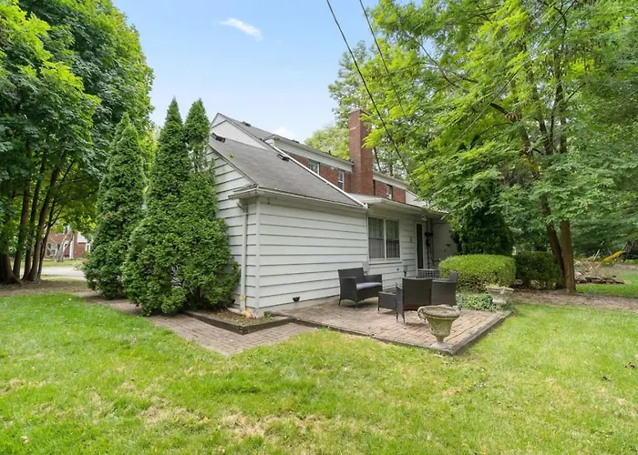 Newly Renovated In Historic Neighborhood Near Dtw