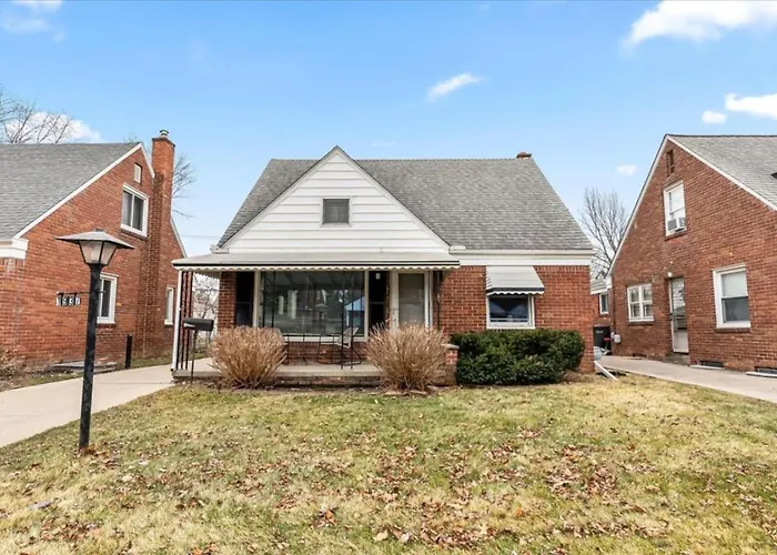 Near Greenfield Village-Downtown Dearborn-Oakwood
