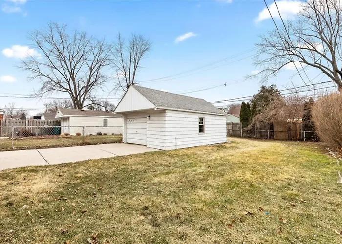 Near Greenfield Village-Downtown Dearborn-Oakwood