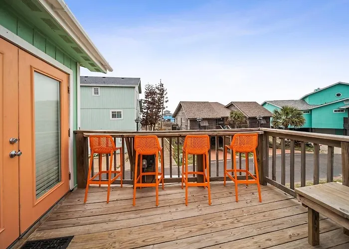 Ocean View, Short Walk To Beach, Free Golf Cart