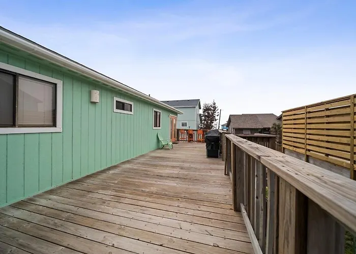 Ocean View, Short Walk To Beach, Free Golf Cart