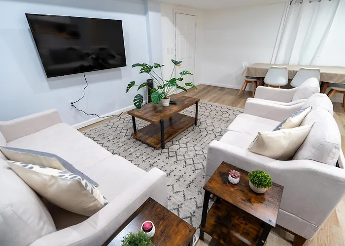 Stylish Stay By Beach & Shops