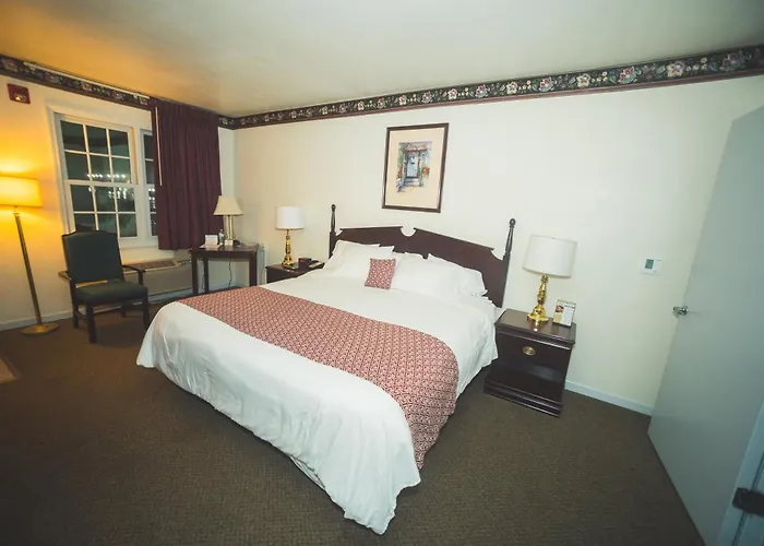 The Chalet Motel