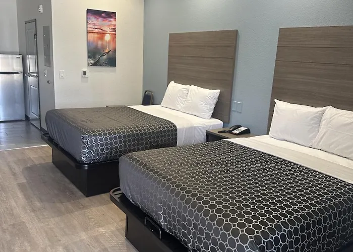 M&M Inn And Suites
