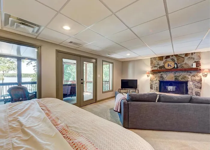 Cozy 3Br Cabin With Lake View In Dawsonville