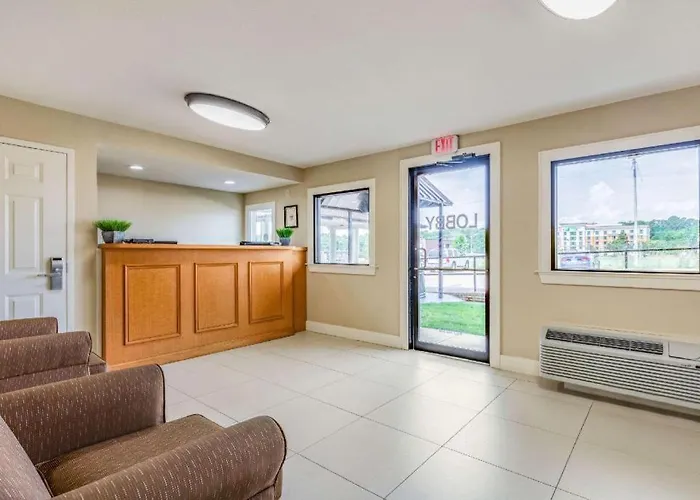 Rodeway Inn & Suites