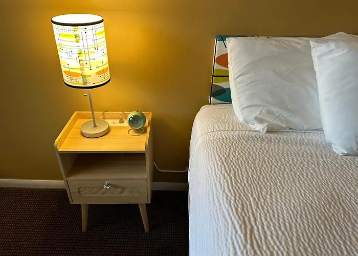 Atomic Motel