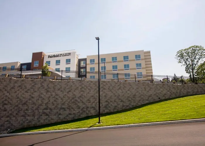 Fairfield Inn & Suites By Marriott Philadelphia Broomall/Newtown Square
