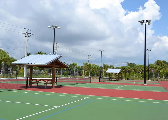Updated Unit With Easy Beach Access On Siesta Key