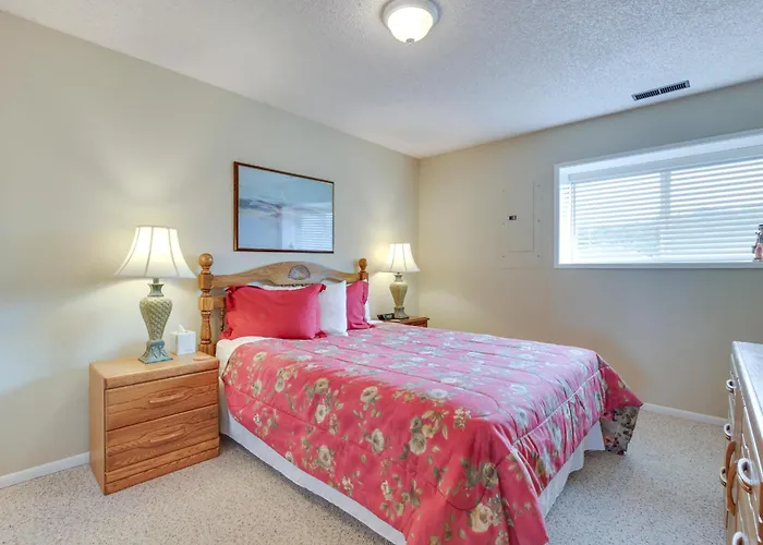 Lincoln City Condo: Pool Access, Walk To Beach!