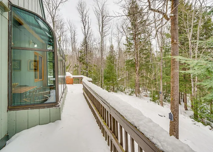 Rustic Intervale Hideaway W/ Deck & Wooded Views!