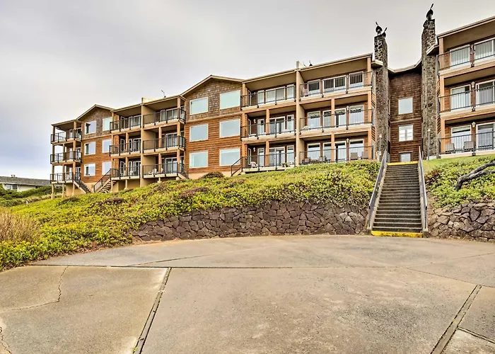 Lincoln City Oceanfront Condo, Near Lincoln Beach!