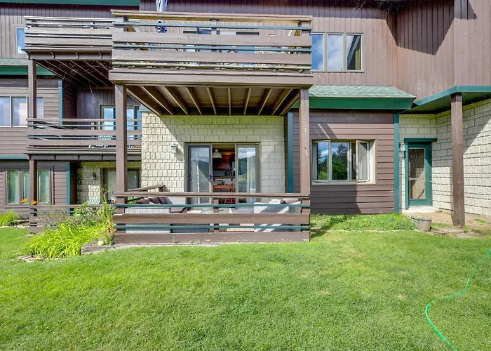 Lake Placid Condo W/ Patio - Walk To Beach!