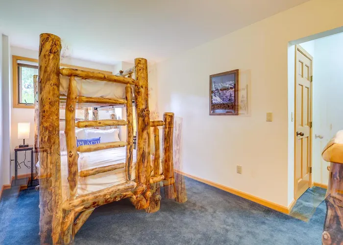 Lake Placid Condo W/ Patio - Walk To Beach!