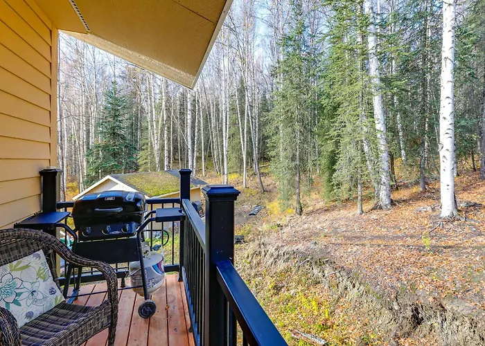 Convenient Fairbanks Guest Suite W/ Grill!
