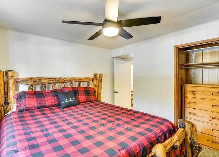 Graeagle Vacation Rental Cabin W/ Game Room!