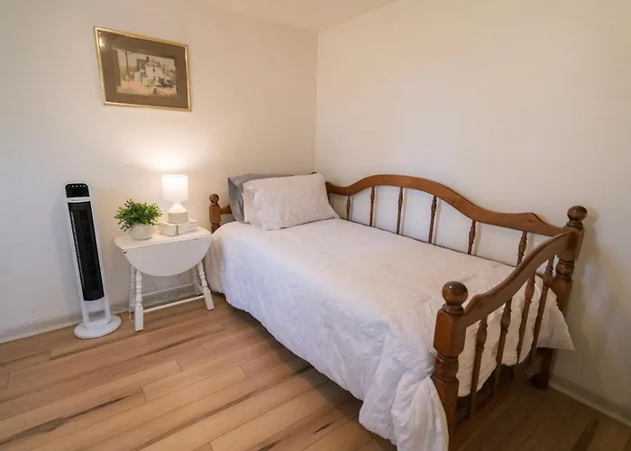 Hadley Hideaway Cottage