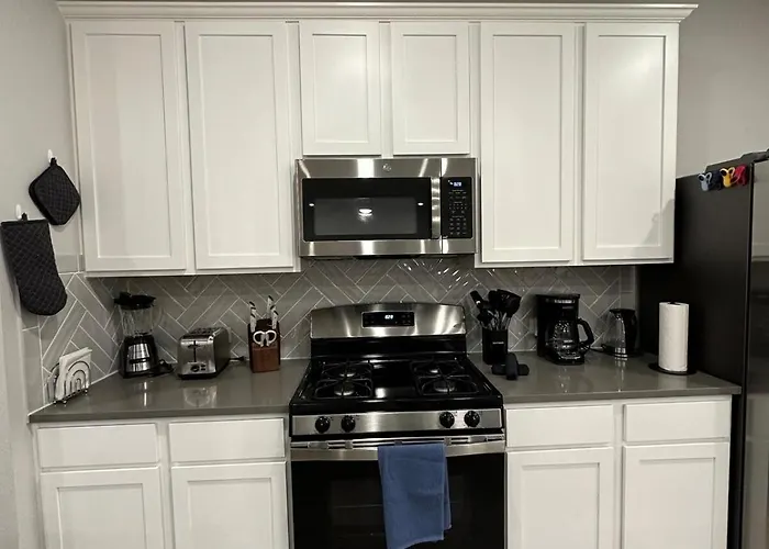 Beautiful Spacious House With Great Location!