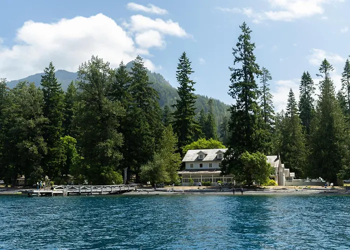 Lake Crescent Lodge