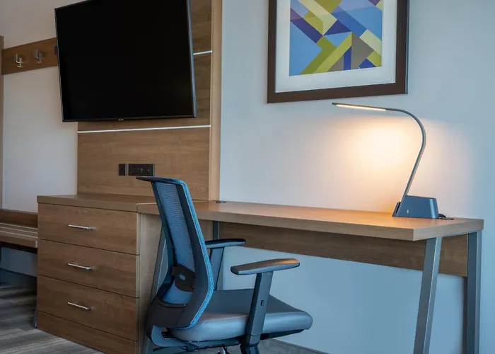 Holiday Inn Express & Suites - Gilbert - Mesa Gateway Airport