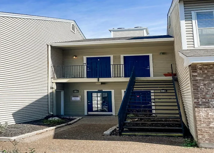 Spacious Family Value Retreat - Pool And Garage