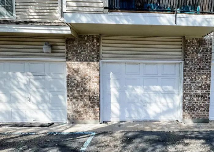 Spacious Family Value Retreat - Pool And Garage