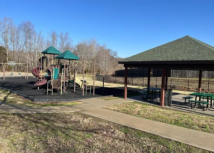 Spacious, 4Br Boho - Family & Pet Friendly