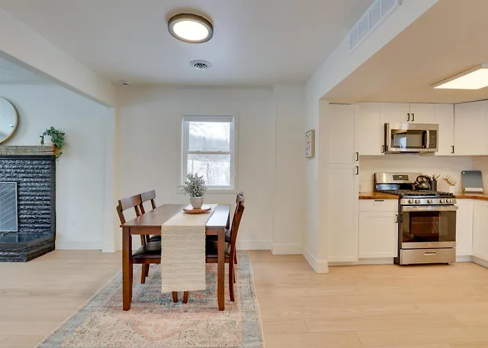 3 Mi To Dtwn & Ysu: Updated Youngstown Home