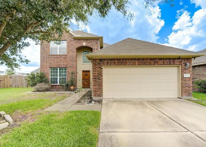 Elegant Retreat At Katy Houston, 2330 Sf, 4 Bedroom 2 And Half Baths, Game Room, King Bed, Bbq, Located Near Katy Asian Town, Typhoon Waterpark